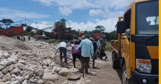 ভোলাগঞ্জে যৌথবাহিনীর অভিযানে মাটির নিচে পুতে রাখা পাথর উদ্ধার